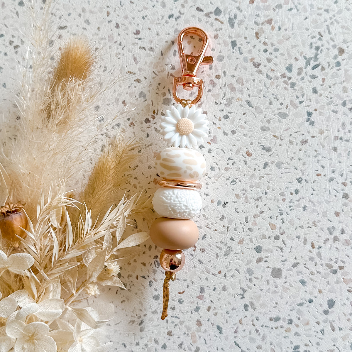 Luxe Milk Daisy Keyring Cooper and Hudson Co