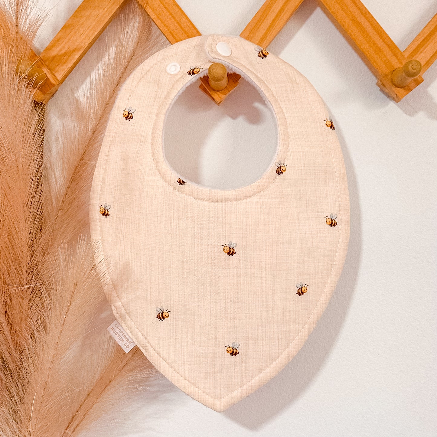 Bee Bibs | Linen Look
