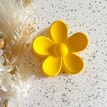 Load image into Gallery viewer, Flower Hair Claws