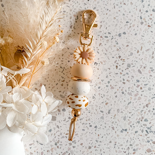 Daisy Keyring | Cream/Tan Moo