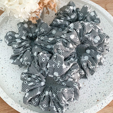 Gingham Daisy Luxe Scrunchies